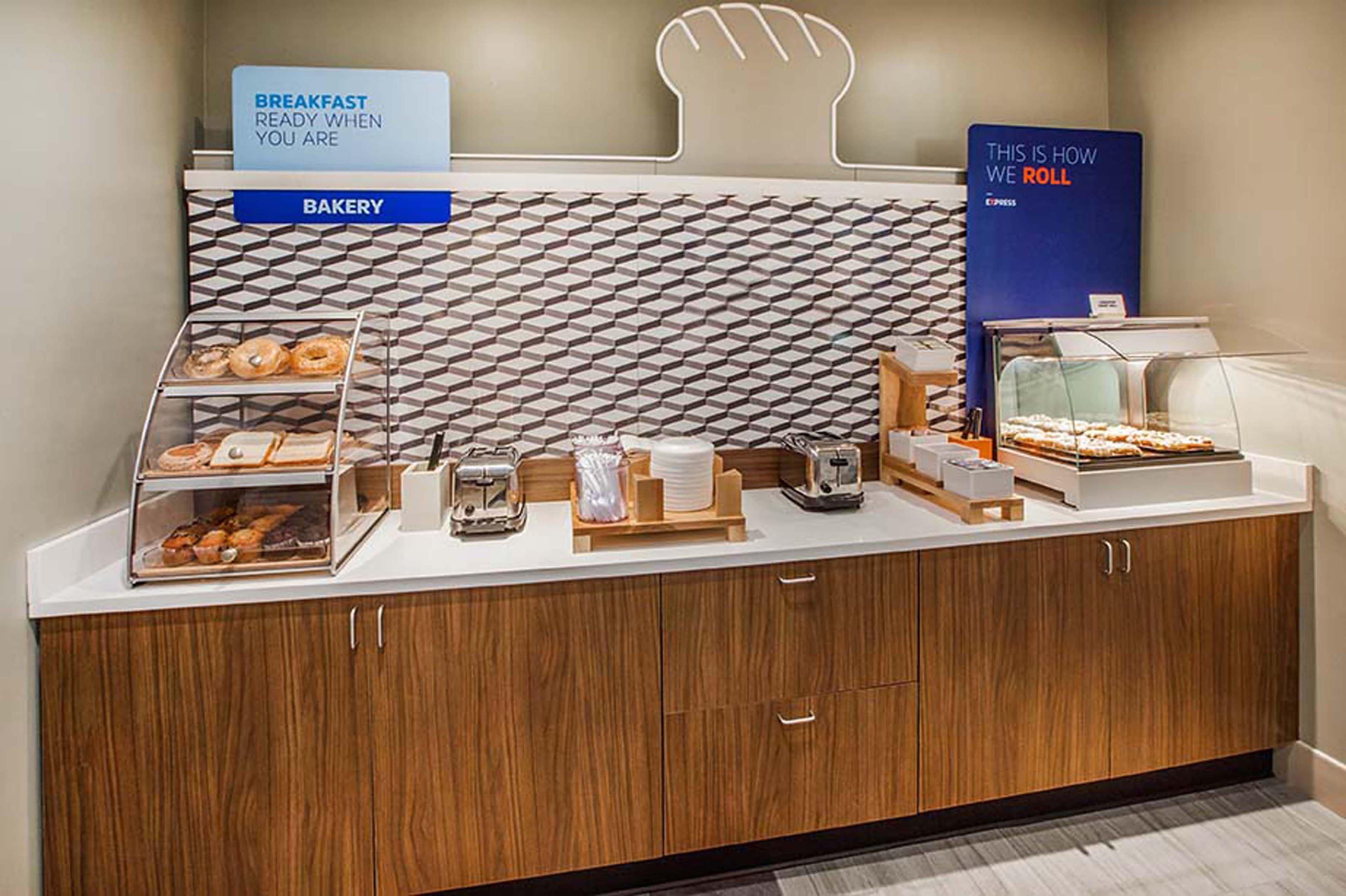 Holiday Inn Express San Diego South - Chula Vista By Ihg Екстериор снимка