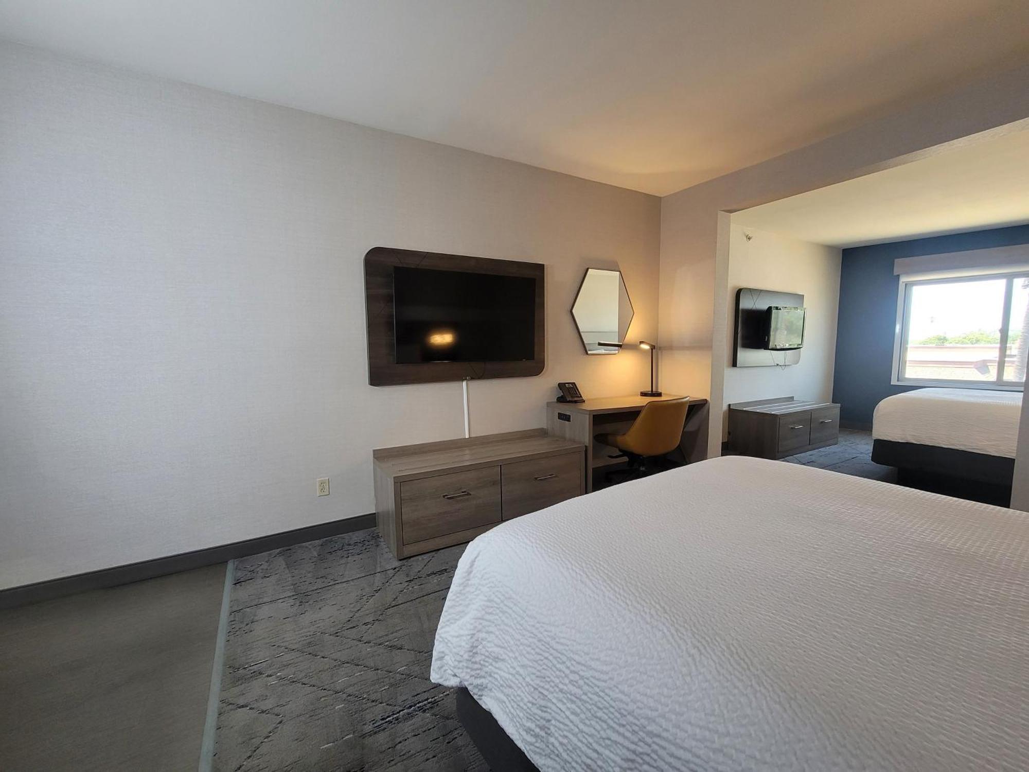 Holiday Inn Express San Diego South - Chula Vista By Ihg Екстериор снимка