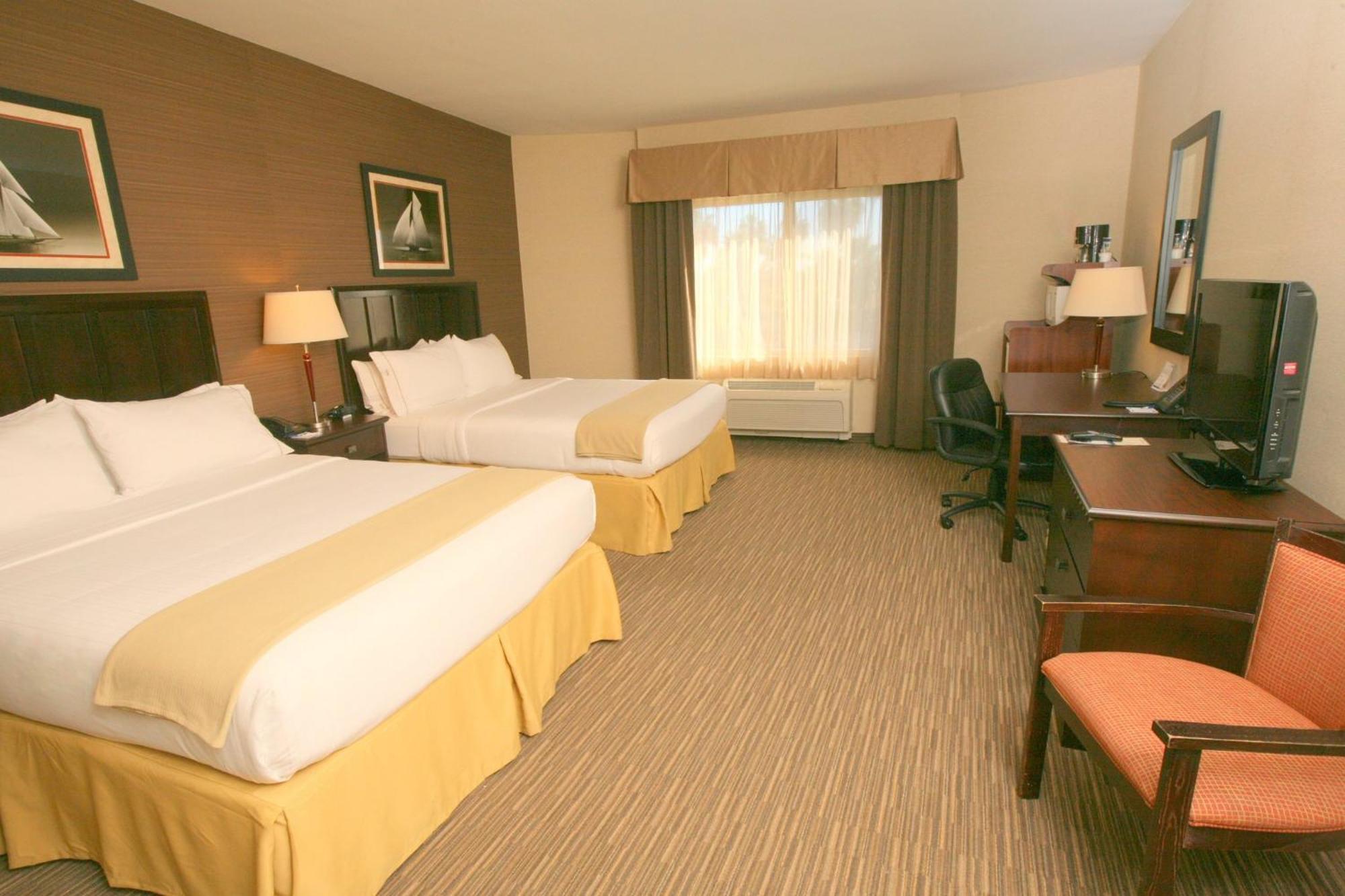 Holiday Inn Express San Diego South - Chula Vista By Ihg Екстериор снимка